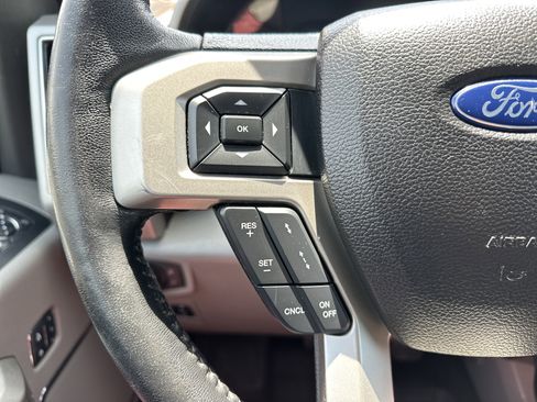 Used 2018 Ford F150 Lariat w/ Equipment Group 502A Luxury AWD/4WD image 18