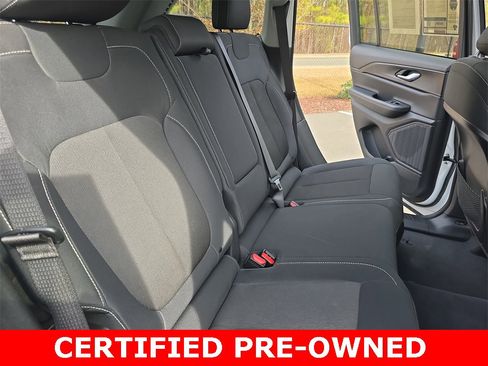 Used 2023 Jeep Grand Cherokee Laredo image 11