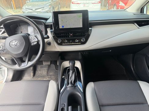 Used 2024 Toyota Corolla LE w/ LE Convenience Package FWD image 19