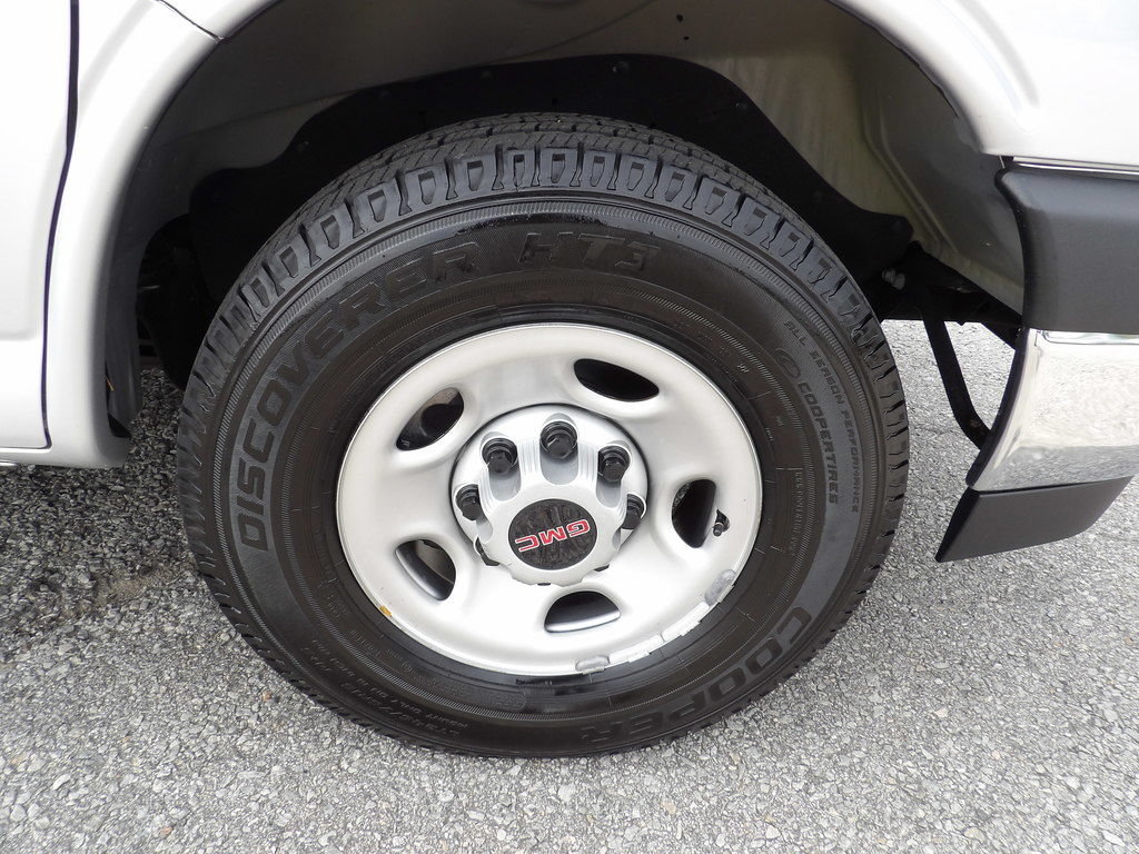 Used 2023 GMC Savana 2500 w/ Driver Convenience Package RWD image 53