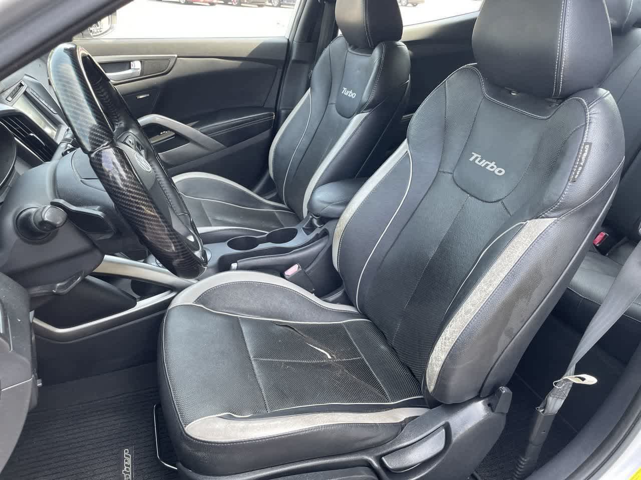Used 2013 Hyundai Veloster Turbo FWD image 12