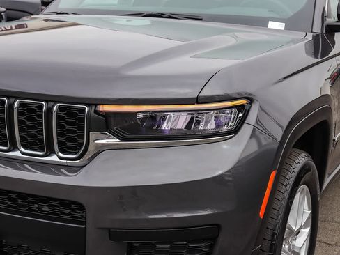 Used 2025 Jeep Grand Cherokee L Laredo RWD image 7