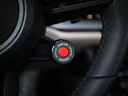 Used 2025 Porsche 911 Carrera image 24