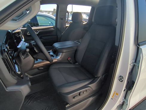 Used 2024 Chevrolet Silverado 1500 LT Trail Boss w/ Convenience Package II AWD/4WD image 19