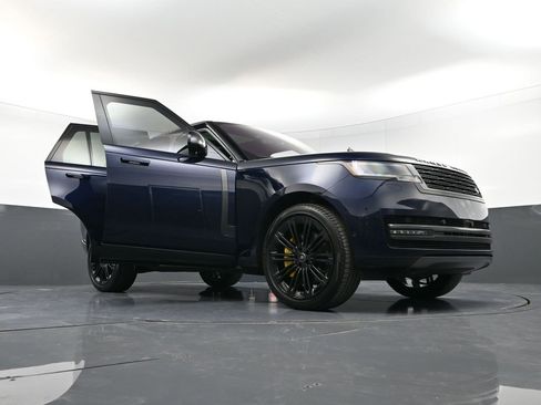 Used 2023 Land Rover Range Rover SE image 41