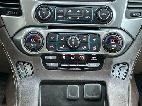 Used 2017 Chevrolet Suburban LT image 15