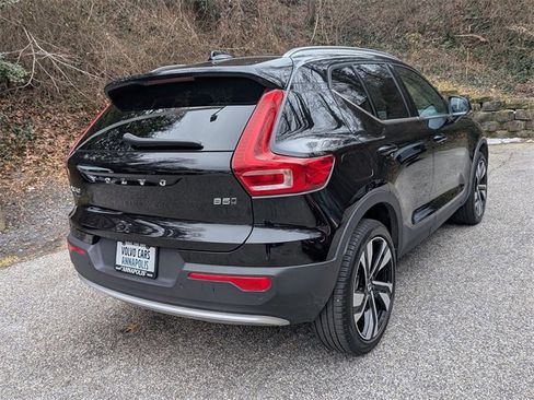 Certified 2024 Volvo XC40 B5 Ultimate w/ Climate Package image 7