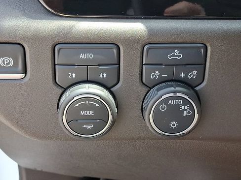 Used 2025 Chevrolet Silverado 1500 LT w/ LPO, Dark Essentials Package AWD/4WD image 24