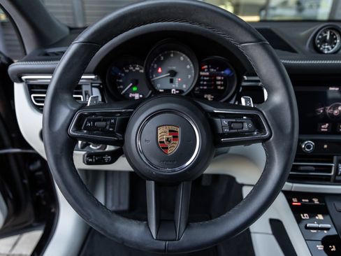 Certified 2024 Porsche Macan S AWD/4WD image 28