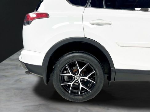 Used 2018 Toyota RAV4 SE w/ Power Extra Value Package image 10