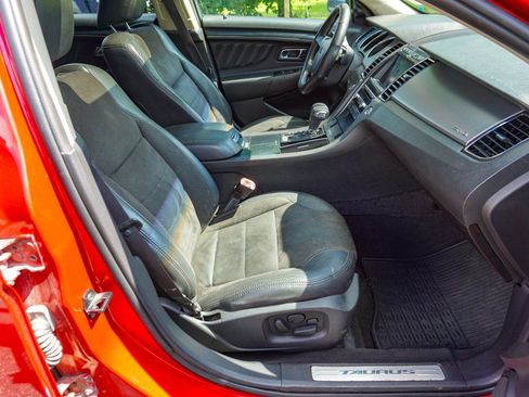 Used 2010 Ford Taurus SHO image 26