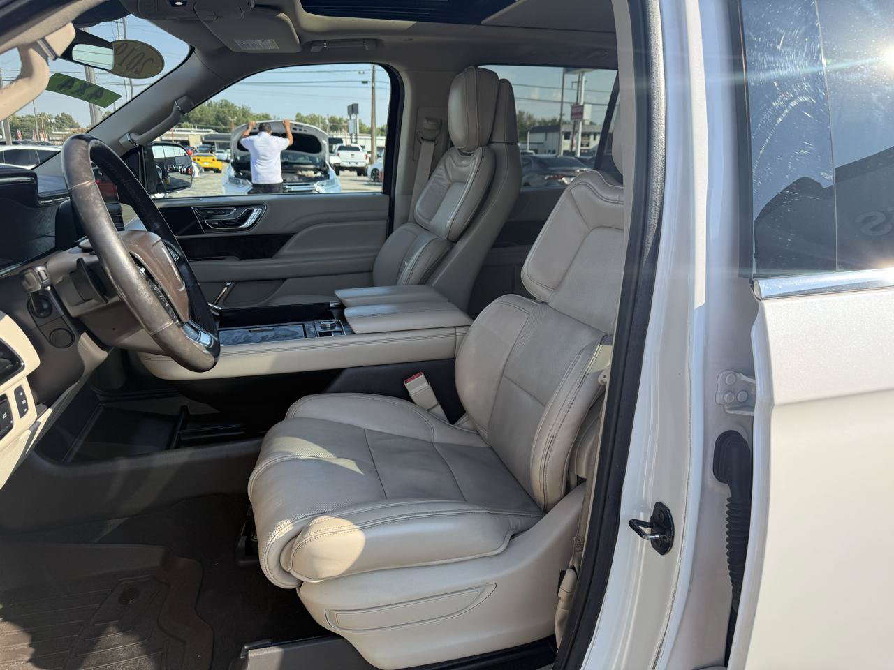 Used 2019 Lincoln Navigator L Reserve AWD/4WD image 11