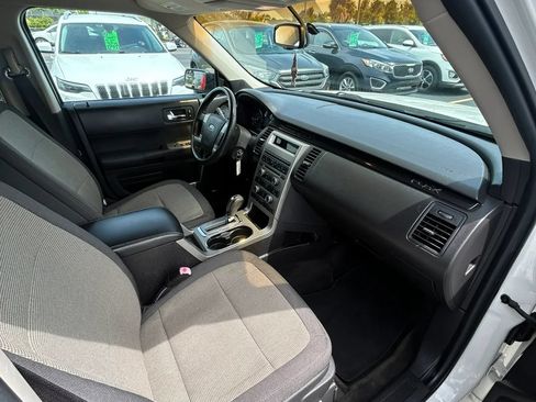 Used 2010 Ford Flex SE FWD image 10