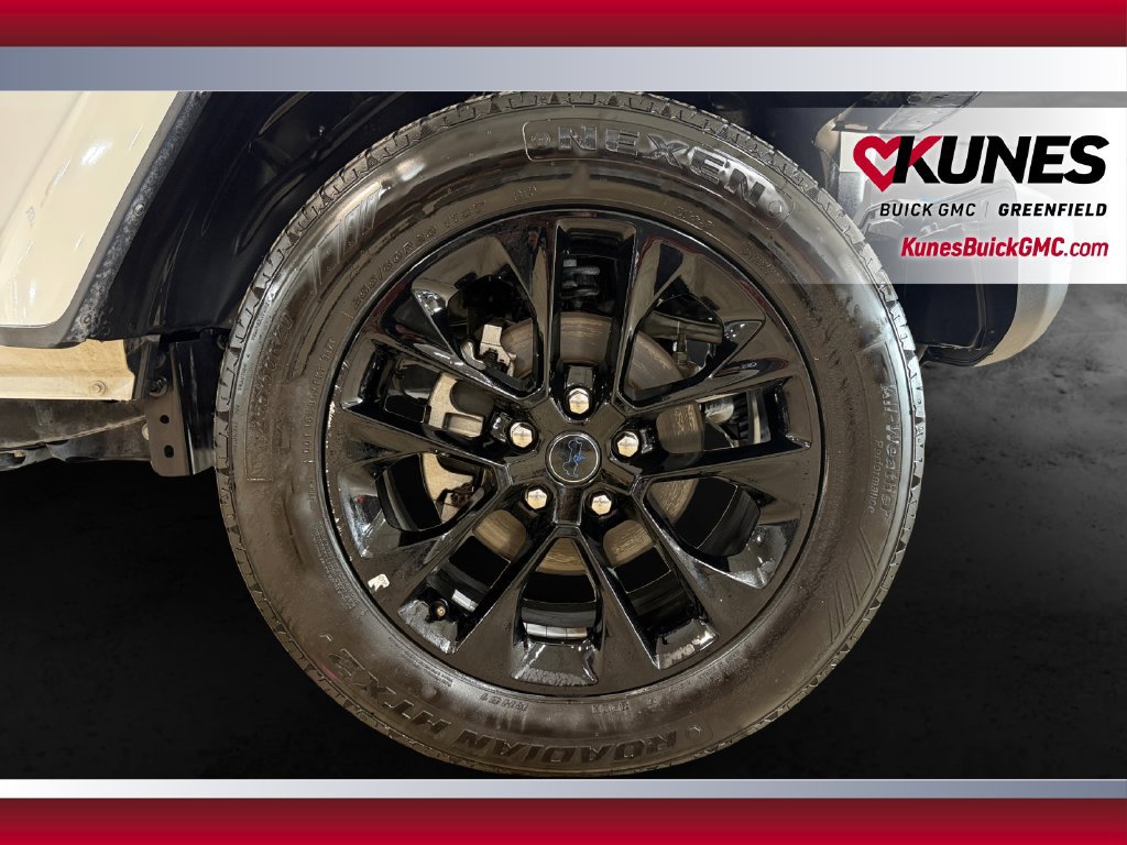 Used 2024 Jeep Wrangler Unlimited Sahara AWD/4WD image 13