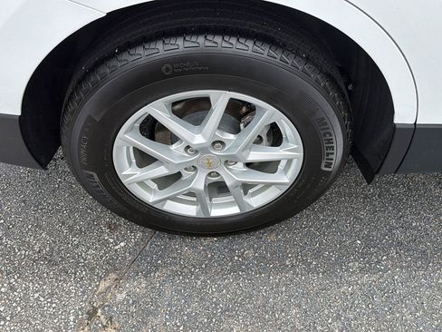 Used 2023 Chevrolet Equinox LT FWD image 38
