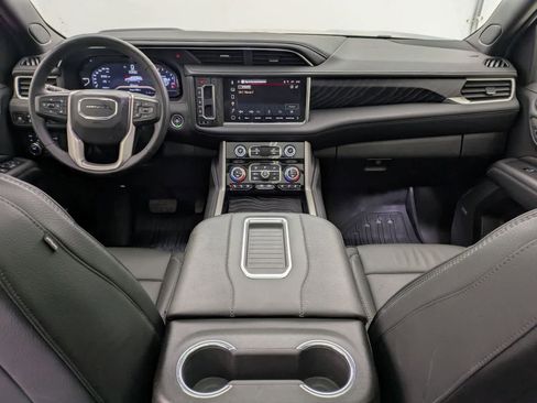 Used 2024 GMC Yukon XL Denali AWD/4WD image 18