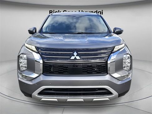 Used 2022 Mitsubishi Outlander SE image 4