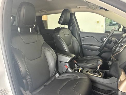 Used 2016 Jeep Cherokee High Altitude FWD image 18