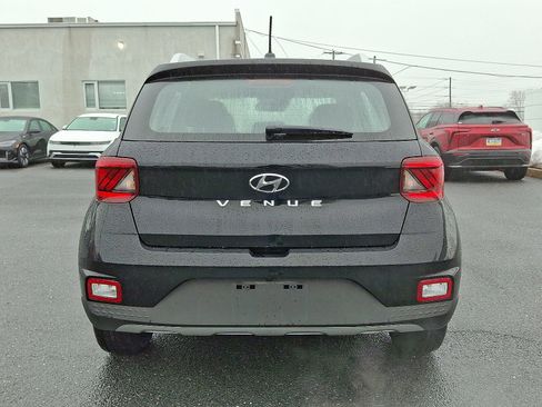 Certified 2023 Hyundai Venue SEL image 6