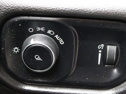 Used 2023 RAM 3500 Tradesman image 27