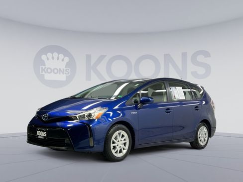 Used 2017 Toyota Prius V Three image 1
