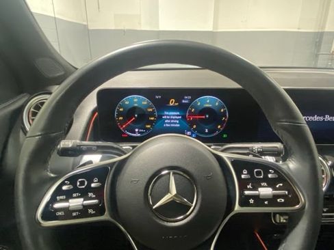 Used 2023 Mercedes-Benz GLB 250 4MATIC image 13