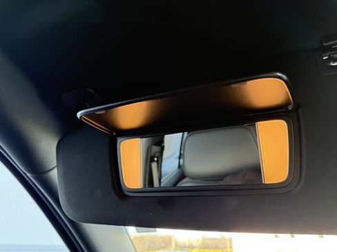 Used 2025 GMC Yukon XL Denali image 27