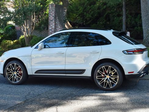 Used 2023 Porsche Macan S AWD/4WD image 4
