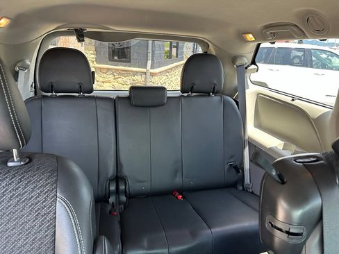 Used 2013 Toyota Sienna SE FWD image 6