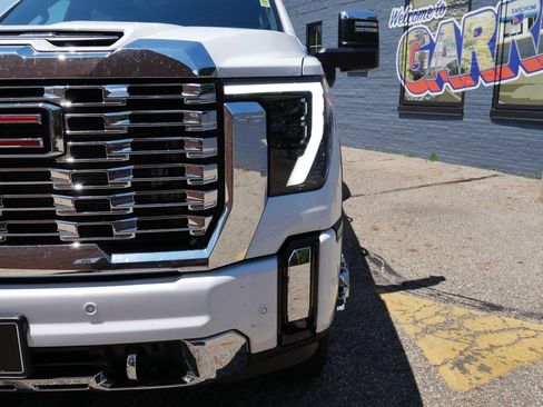 Used 2026 GMC Sierra 3500 Denali w/ Denali Reserve Package AWD/4WD image 3