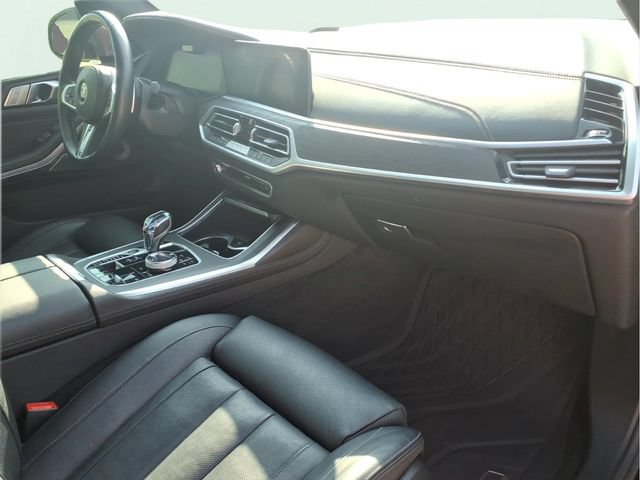 Used 2021 BMW X7 M50i AWD/4WD image 25