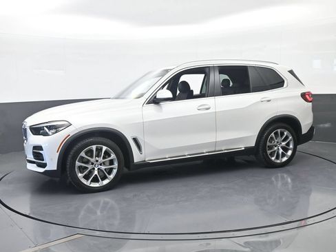 Used 2023 BMW X5 xDrive40i w/ Premium Package AWD/4WD image 2