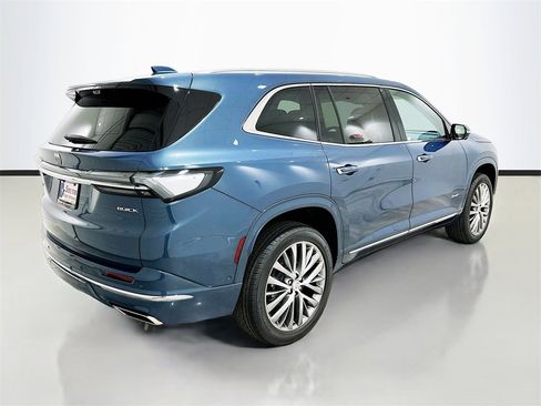 New 2026 Buick Enclave Avenir image 7