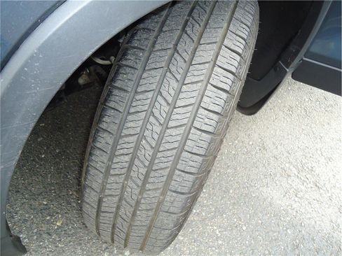 Used 2022 Chevrolet Trax LS w/ Tint and Cruise Package image 23