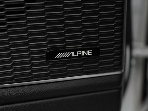 Used 2023 Jeep Grand Cherokee L Limited w/ Luxury Tech Group II image 24