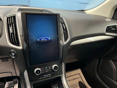 Used 2024 Ford Edge SE image 11