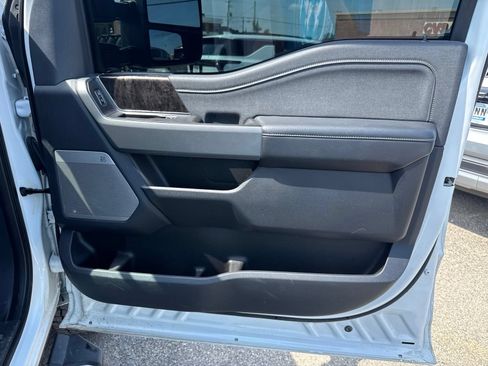 Used 2024 Ford F250 Lariat w/ Chrome Package AWD/4WD image 32