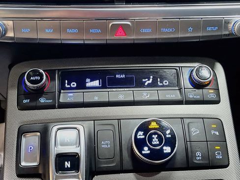 Used 2022 Hyundai Palisade Limited AWD/4WD image 16