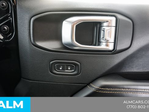 Used 2025 Jeep Wrangler Unlimited Sahara AWD/4WD image 42
