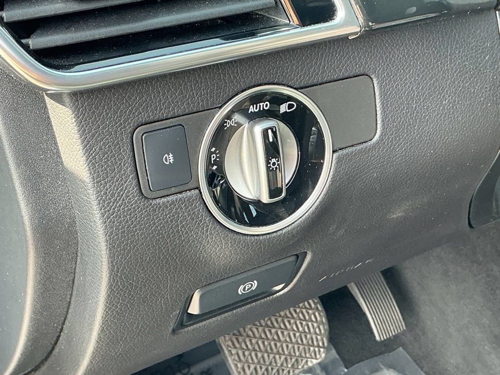 Used 2018 Mercedes-Benz GLE 350 image 16