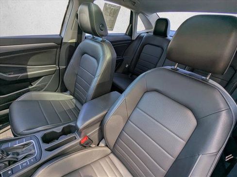 Used 2023 Volkswagen Jetta SE image 10