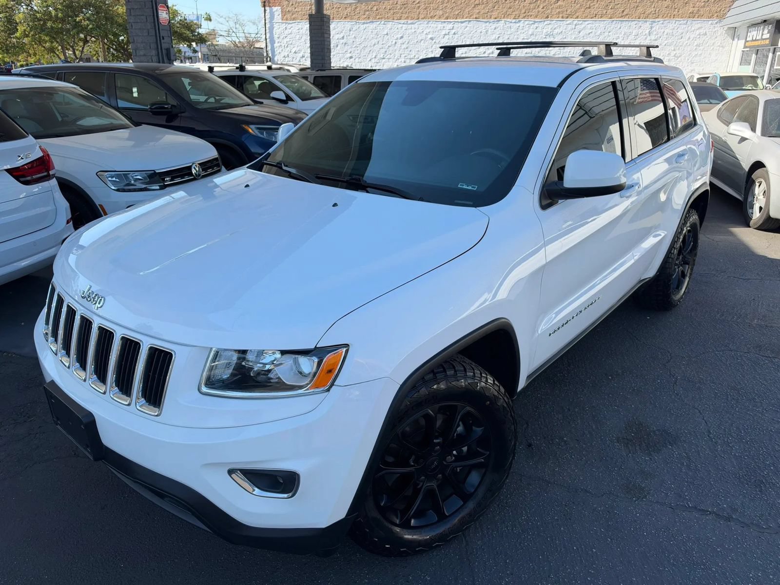 Used 2016 Jeep Grand Cherokee Laredo RWD image 2