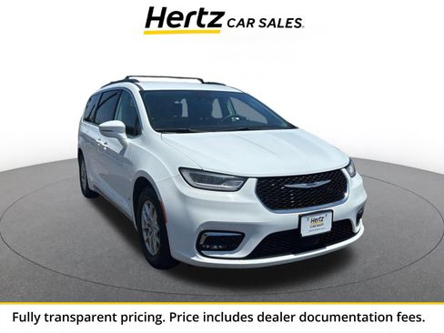Used 2022 Chrysler Pacifica Touring-L FWD image 1