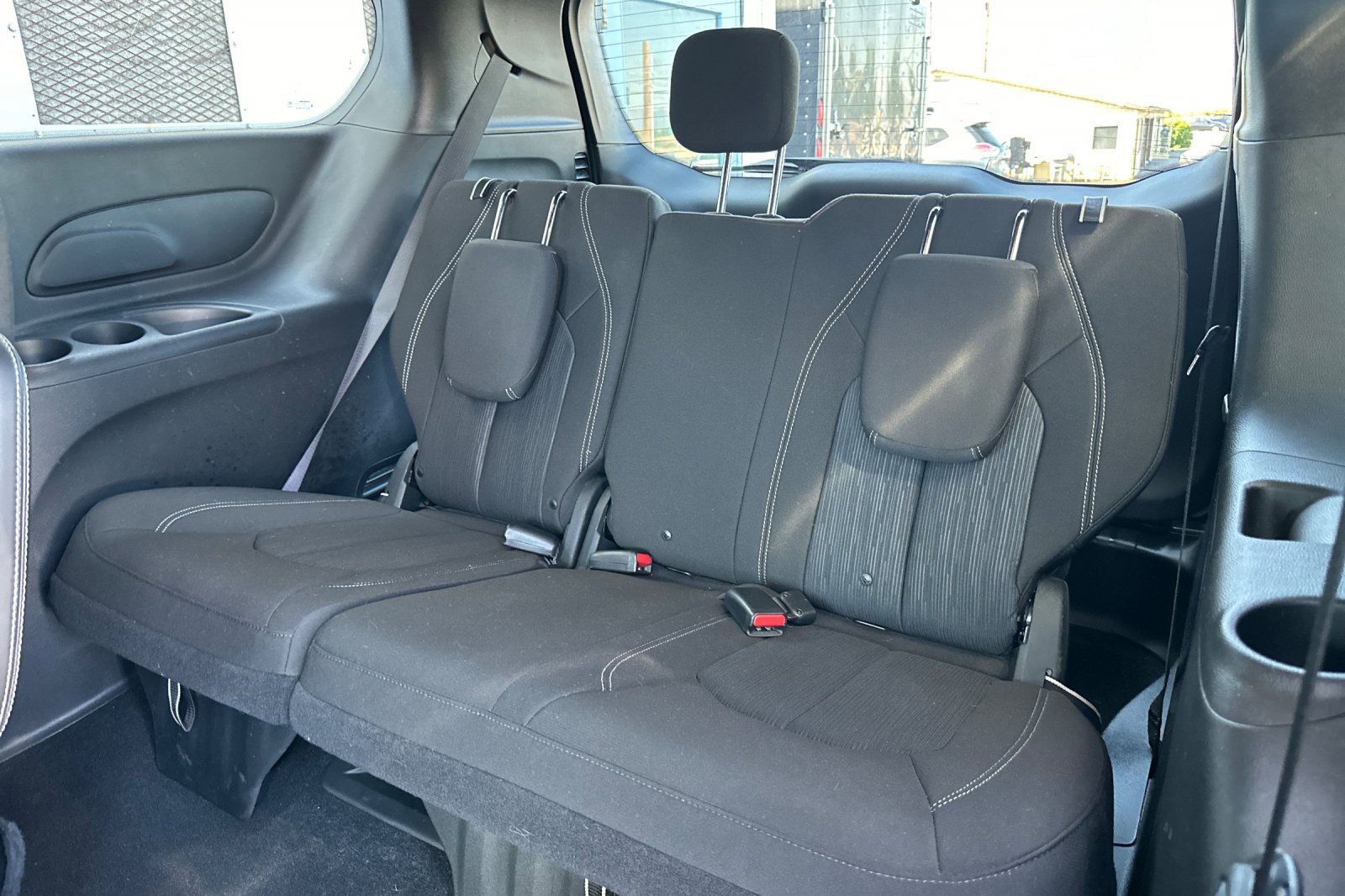 Used 2020 Chrysler Pacifica Touring w/ S Appearance Package FWD image 15