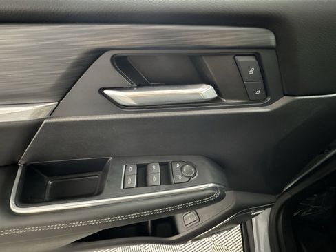 Used 2024 GMC Acadia Elevation w/ Black Edition image 15