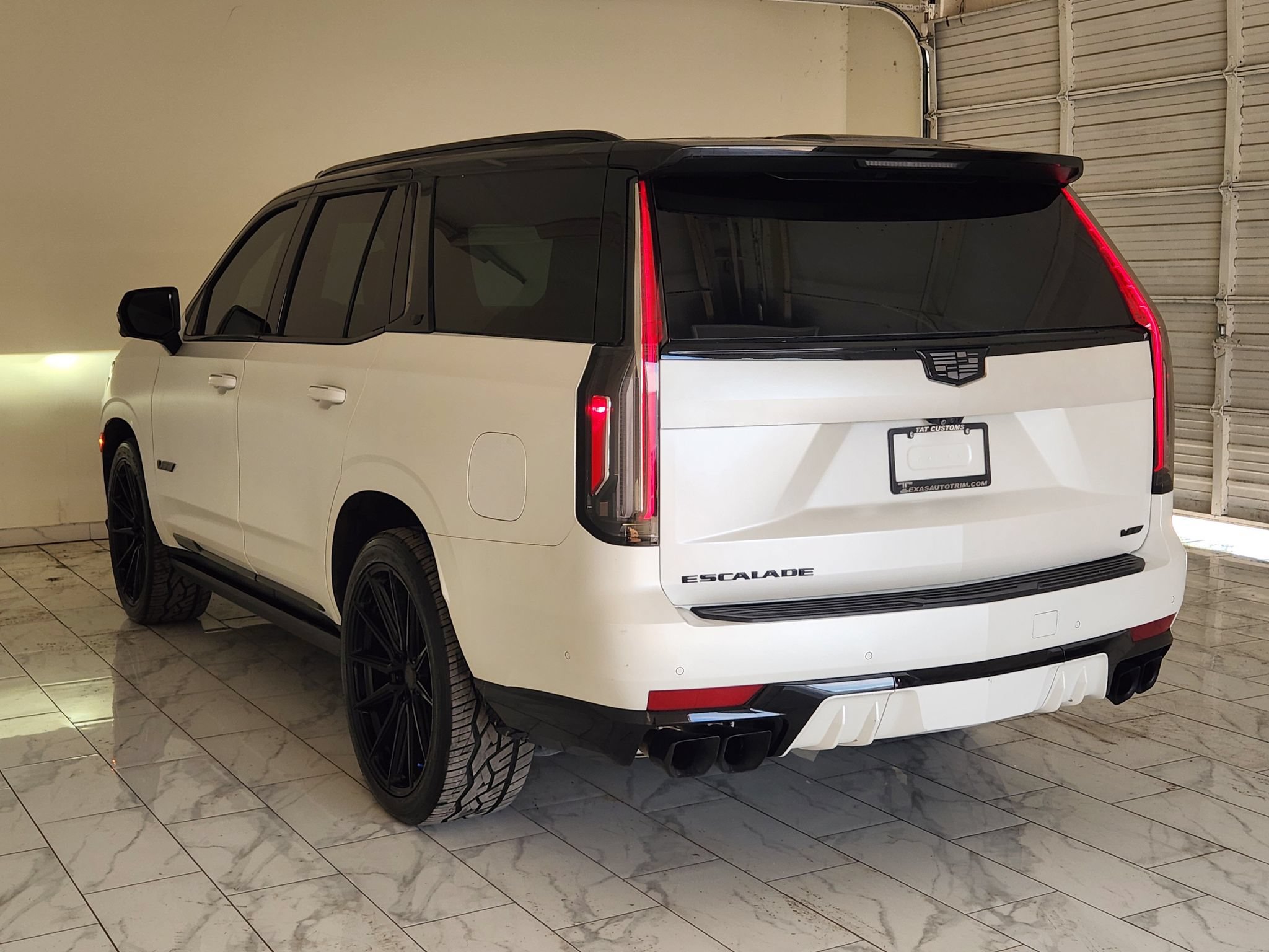 Used 2024 Cadillac Escalade V w/ LPO, ONYX Package AWD/4WD image 5