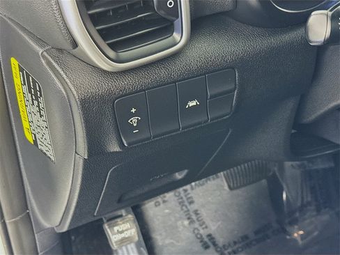 Used 2022 Kia Sportage LX image 10