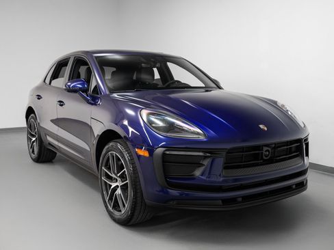 Used 2025 Porsche Macan image 10