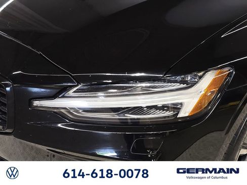 Used 2022 Volvo S60 B5 Momentum w/ Climate Package FWD image 17