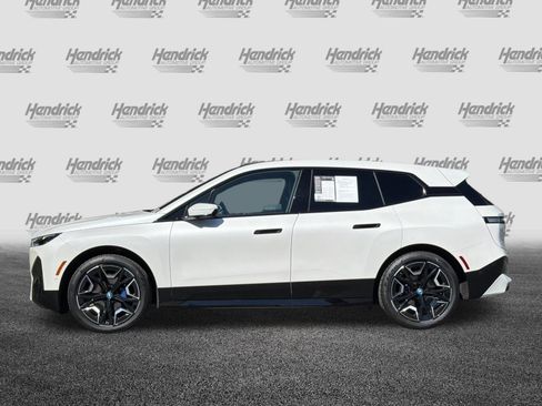 Used 2024 BMW iX xDrive50 w/ Sport Package AWD/4WD image 8